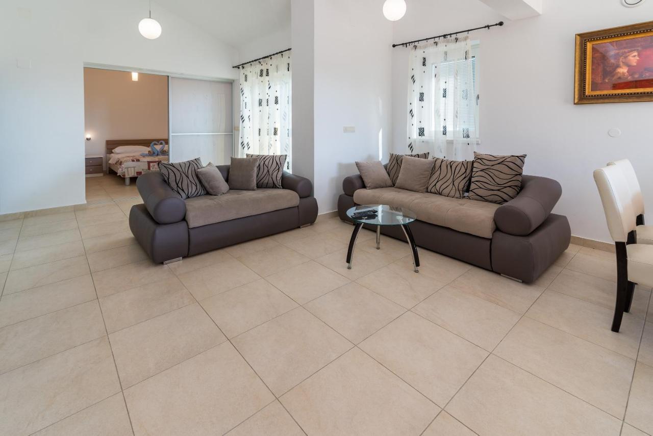 Apartments Salatic Krk Town Dış mekan fotoğraf